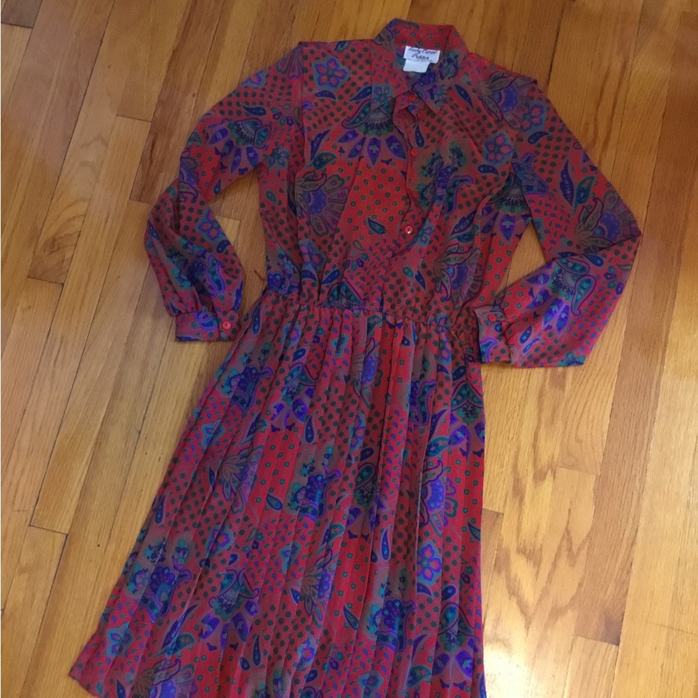 Vintage-Inspired Red Long Sleeve Dress with Purple Print